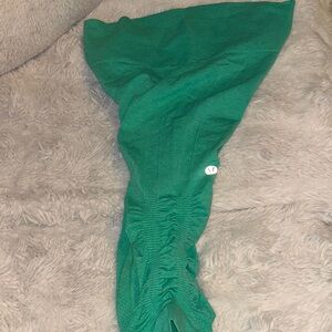 Green Lululemon compression capris